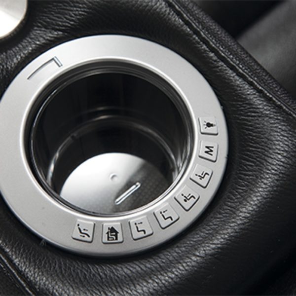 Cupholder with buttons